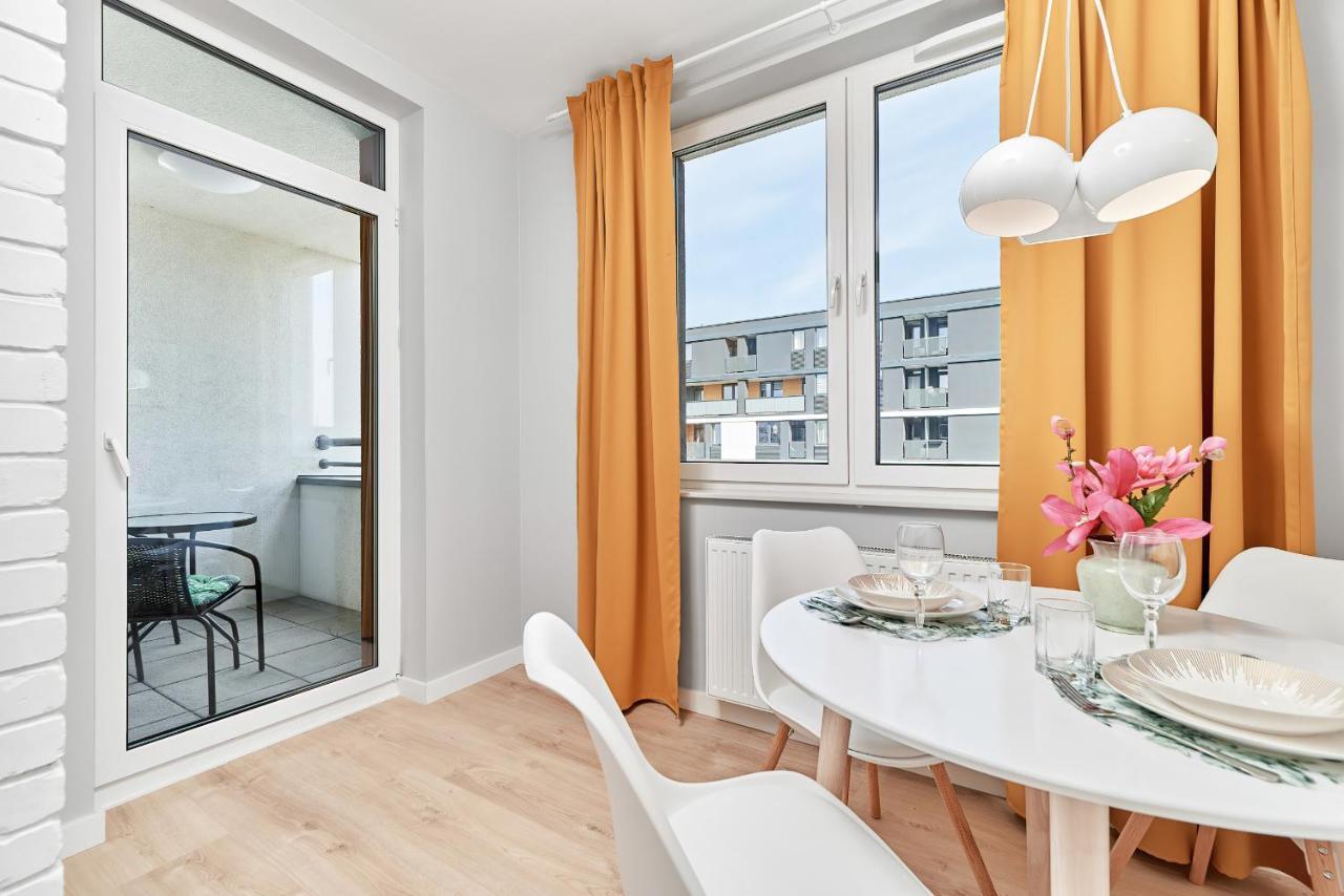 Exclusive Apartments Gwiazdzista With Free Garage Wroclaw By Noclegi Renters Exterior foto