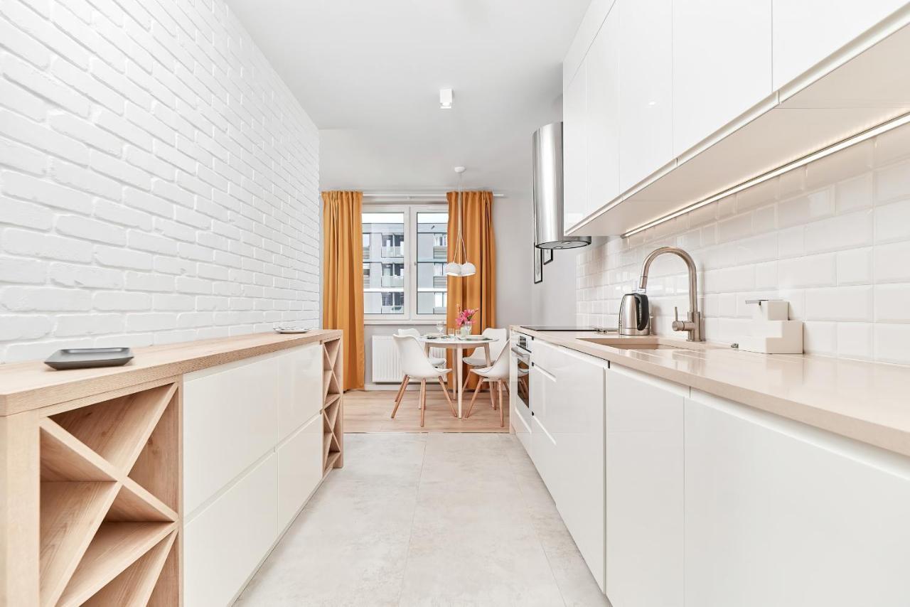 Exclusive Apartments Gwiazdzista With Free Garage Wroclaw By Noclegi Renters Exterior foto